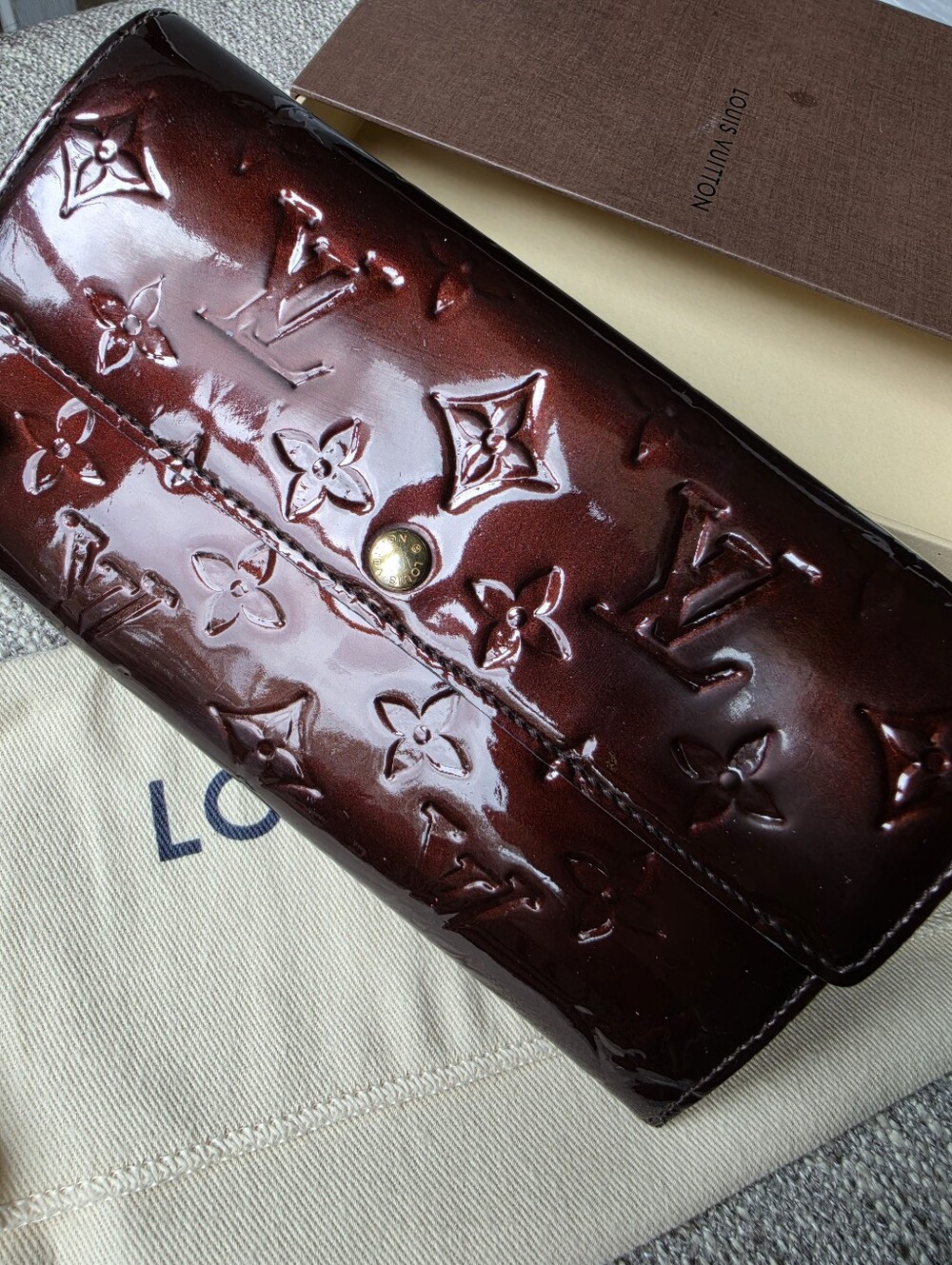 Authentic Louis Vuitton Sarah Patent Monogram Wallet in Deep Burgundy - Picture 6 of 14